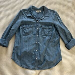 Old Navy Chambray Button-Down Top - blue/denim, size M